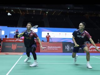 Fajar/Rian Lolos ke Perempatfinal Usai Tundukkan Ganda Thailand Lewat Duel Ketat