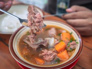 Sop Buntut Ma Emun, Destinasi Baru Kuliner Bandung