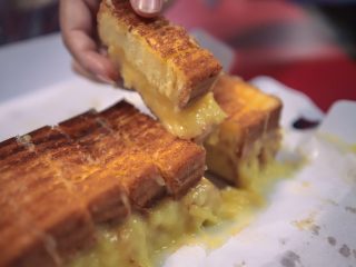 Bolu Bakar Tunggal Hadirkan Varian Baru: Durian Montong Lokal, Sajian Autentik Penuh Kehangatan