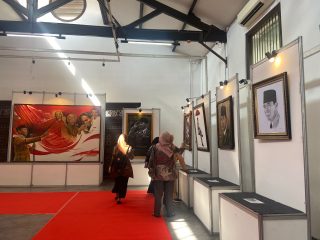 Warga Semarang Bisa Saksikan Pameran Lukisan Bung Karno di Oudetrap Kota Lama, Gratis!