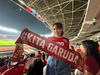 Cut Mila Terpukau Saksikan Langsung Aksi Timnas Indonesia vs China di GBK