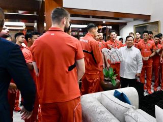 Presiden Prabowo Sambut Timnas Indonesia dengan Hangat Usai Kalahkan China