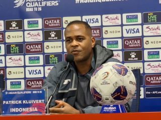 Kluivert Siapkan Perubahan Strategi Timnas Indonesia Hadapi Jepang