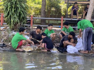 Cegah Pencemaran, Pemkot Surabaya Sisir Sungai Awasi Limbah Kurban