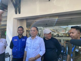 Minimarket Tanpa Jukir Resmi Dianggap Langgar Aturan, Wali Kota Surabaya Angkat Bicara