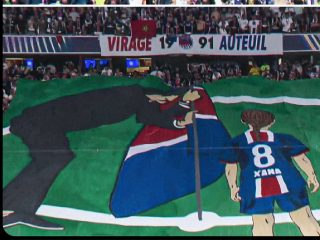 Luis Enrique Menangis Tersentuh Penghormatan Fans PSG untuk Putrinya