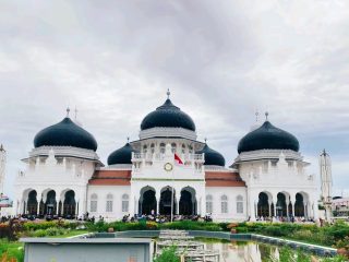 Gubernur Aceh Surati Presiden Prabowo Minta Blang Padang Dikembalikan Jadi Tanah Wakaf Masjid Raya
