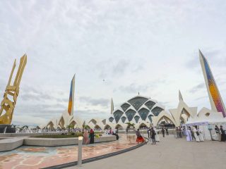 Wisata Religi, Ini 3 Masjid Unik yang Ada di Kota Bandung