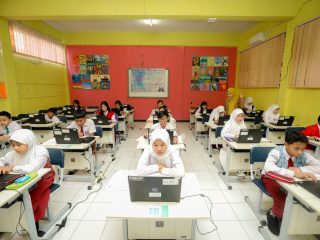 Serentak di 20 Lokasi, 1.635 Siswa Ikuti Tes Prestasi SPMB Kota Bandung