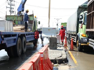 Urai Macet Akibat Rob Sayung, Kementerian PU Pasang Batas Beton