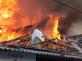 Empat Anak Tewas Kebakaran Tiga Rumah di Tebet