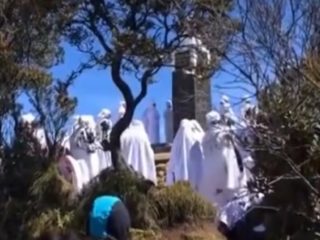 Perhutani Pastikan Ritual Keliling Tugu di Puncak Lawu Bukan Aliran Sesat