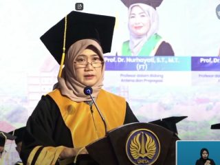 Studi FIKK Unesa: Mayoritas Pelajar SMP di Surabaya Habiskan Malam Bersama Gawai
