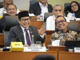 Menko PM Dorong Masyarakat Mandiri Tak Lagi Tergantung Bansos