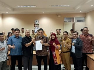 Komisi C DPRD Semarang Bahas Raperda Sampah Bersama Tim Ahli Undip