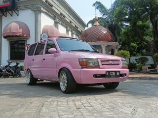 Penuh Modifikasi, Mobil "Kijang Pink" Milik Yossie Kembali Setelah 14 Tahun