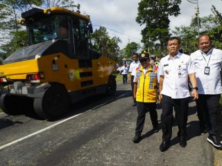 Gubernur Jateng Cek Perbaikan Jalan Parakan-Patean