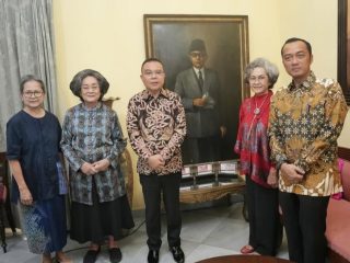 Mensesneg-Dasco Bagikan Moment Pertemuan dengan Keluarga Bung Hatta