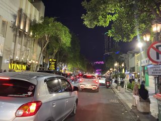Lalu Lintas Jalan Tunjungan Kini Lebih Tertib Usai Larangan Parkir Diterapkan