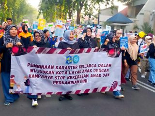 Surabaya Gencarkan Edukasi Cegah Pernikahan Anak, Kampanye Digelar saat CFD Taman Bungkul