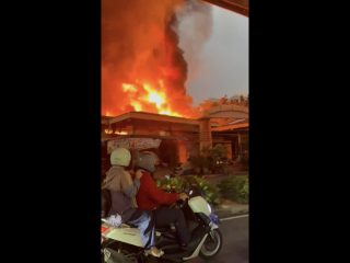 Pasar Taman Puring Kebakaran Hebat, Lebih dari 10 Unit Mobil Pemadam Dikerahkan