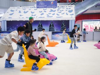 Ice Wonderland Hadir di Summarecon Bandung, Nikmati Sensasi Musim Dingin di Tengah Kota