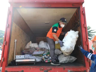 Pemprov DKI Jakarta Kumpulkan 1,4 Ton Sampah Kaleng B3