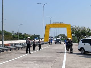 Ratusan Kendaraan Melanggar Batas Kecepatan di Tol Ngawi-Kertosono, Polisi Lakukan Penilangan