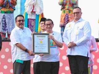 Pemprov DKI Jakarta Catat Rekor MURI Lewat 7.000 Pesilat dan Penari di Bundaran HI