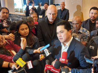 Erick Thohir Beberkan Tiga Alasan PSSI Pilih Alexander Zwiers Jadi Direktur Teknik