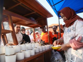 Pemprov Jateng Gratiskan 14.582 Porsi Soto untuk Warga dalam Rangka HUT ke-80