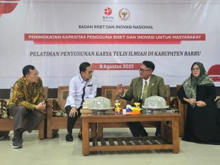 DPR Ingatkan Menkeu Jangan Bebani Rakyat, Gaji Guru Tanggung Jawab Negara