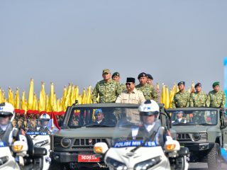 Presiden Prabowo Pimpin Gelar Pasukan dan Ingatkan TNI Perkuat Pertahanan Negara