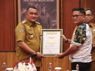 Bupati Bogor Apresiasi FPTI Kibarkan Bendera Merah Putih Terbesar Dalam Peringatan HUT RI ke-80