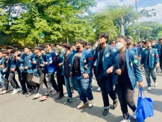 Mahasiswa Undip Lakukan Unjuk Rasa di Depan Mapolda Jateng