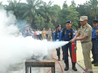 Pemkot Jakarta Timur Gerakkan ASN Jadi Pelopor Kepemilikan APAR untuk Cegah Kebakaran