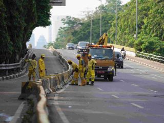 Pemprov DKI: #JagaJakarta Gerak Cepat Bersihkan Fasilitas Umum Pasca Aksi Massa