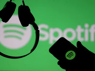 2022-03-23T202709Z_2_LYNXNPEI2M10W_RTROPTP_4_UKRAINE-CRISIS-SPOTIFY.jpg