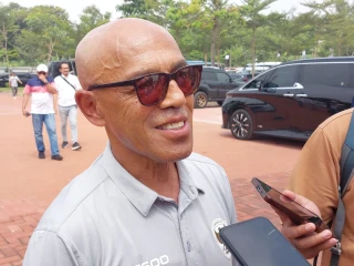 Simon Tahamata