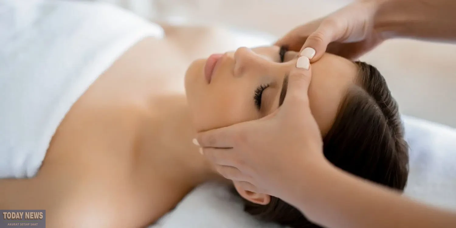 Apakah Pijat Bisa Gantikan Skincare? Ini Jawabannya!