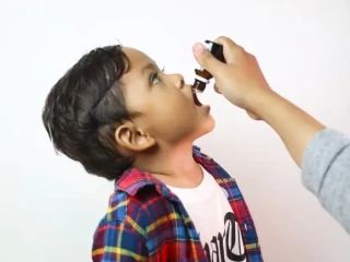 Berikut Ini Efek Samping Imunisasi Polio Tetes, Cek di Sini!