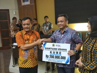 Pemprov Salurkan Bantuan Keuangan ke Pemkot Pekalongan Sebesar Rp61 Miliar