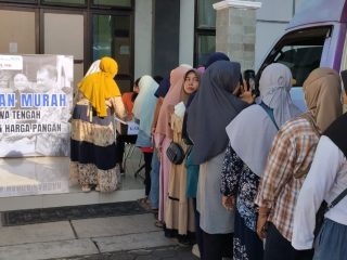 Gubernur Jateng Instruksikan BUMD Gelar Pangan Murah