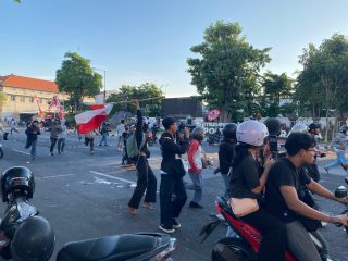 Polisi Tegaskan Kericuhan Demo di Surabaya Ulah Perusuh, Bukan Mahasiswa