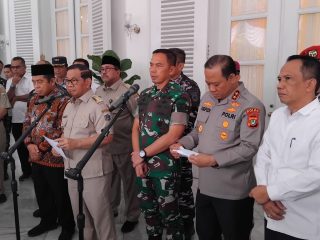 Polisi Buru Pelaku Pembakaran Halte Transjakarta Saat Demo Ricuh