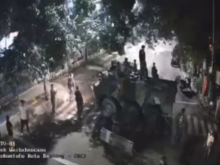 Rektor Unisba Bantah Ada Penembakan Gas Air Mata ke dalam Kampus