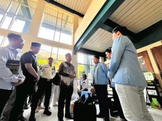 Pemkot Bandung Berikan Bantuan Obat-obatan bagi Warga Sekitar Unisba
