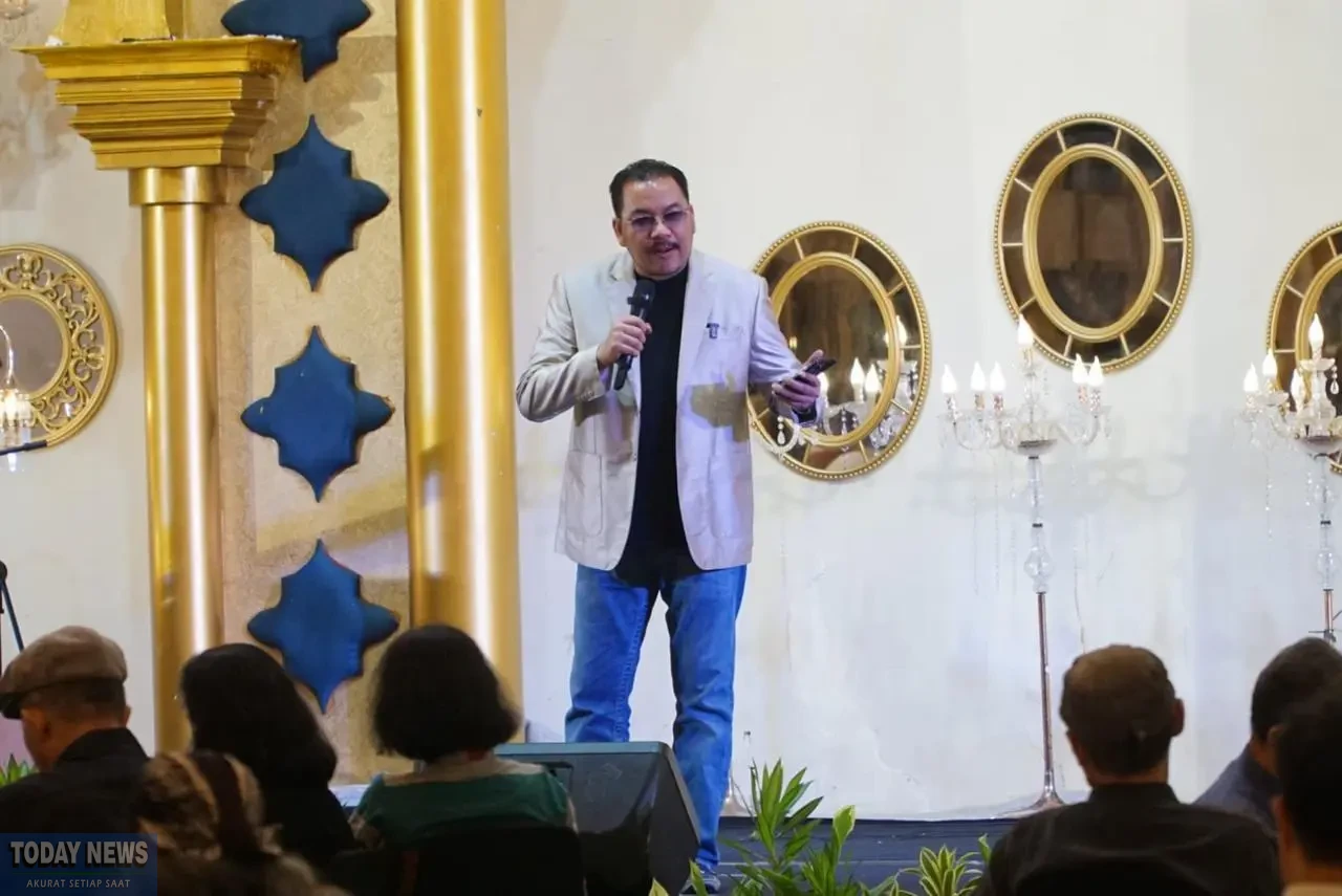 Penulis dan pemikir publik Denny JA