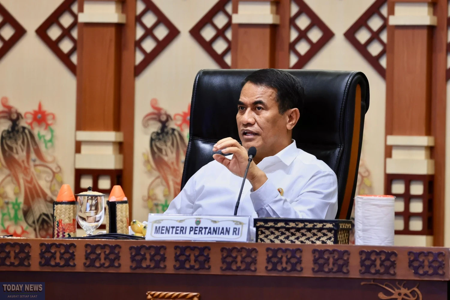 Mentan Andi Amran Sulaiman mengajak masyarakat untuk melawan mafia pangan