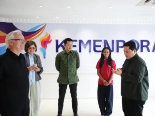 874menpora-erick-dukung-atlet-muda-snowboarding-indonesia-zazi-betari-berprestasi-di-kancah-internasional